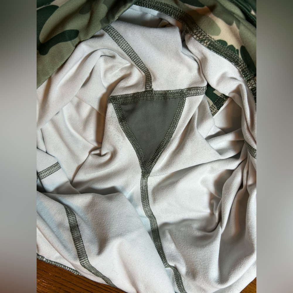 Ivory Ella Women’s XL Green Camo Biker Shorts Athletic Exercise Elephant - Picture 6 of 6